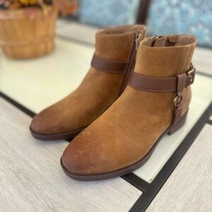 Vionic Tan and Brown Water-Resistant Suede Ankle Boot